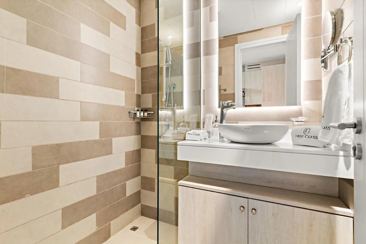 Apartment First Class Studio Palm Paradise Dubai United Arab Emirates